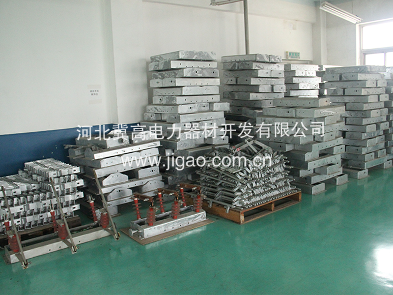 三相組合式隔離開關(guān)